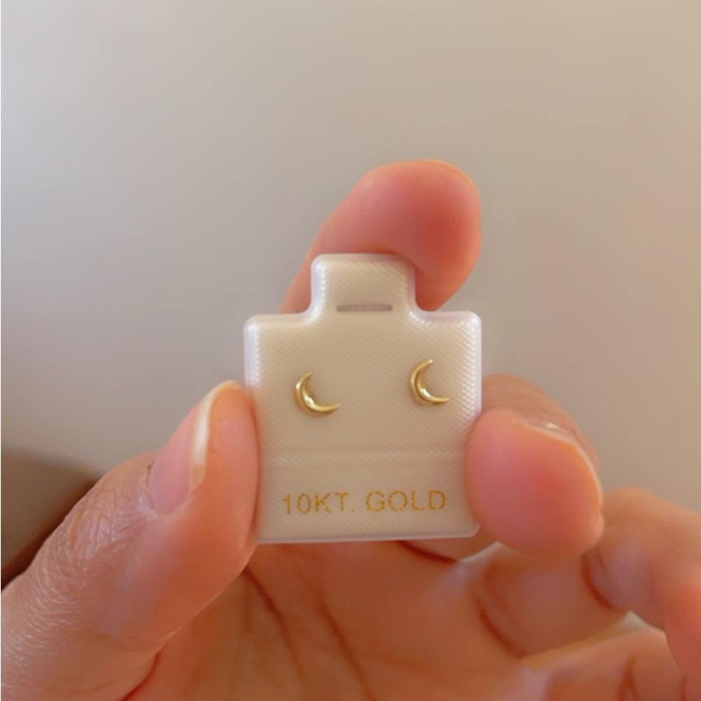 10k Solid Gold Earrings 🆕